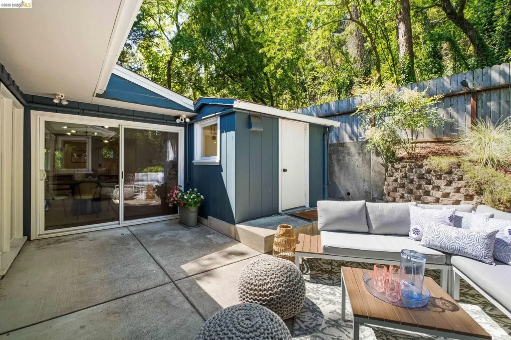 2647 Monterey Boulevard Oakland CA 94602