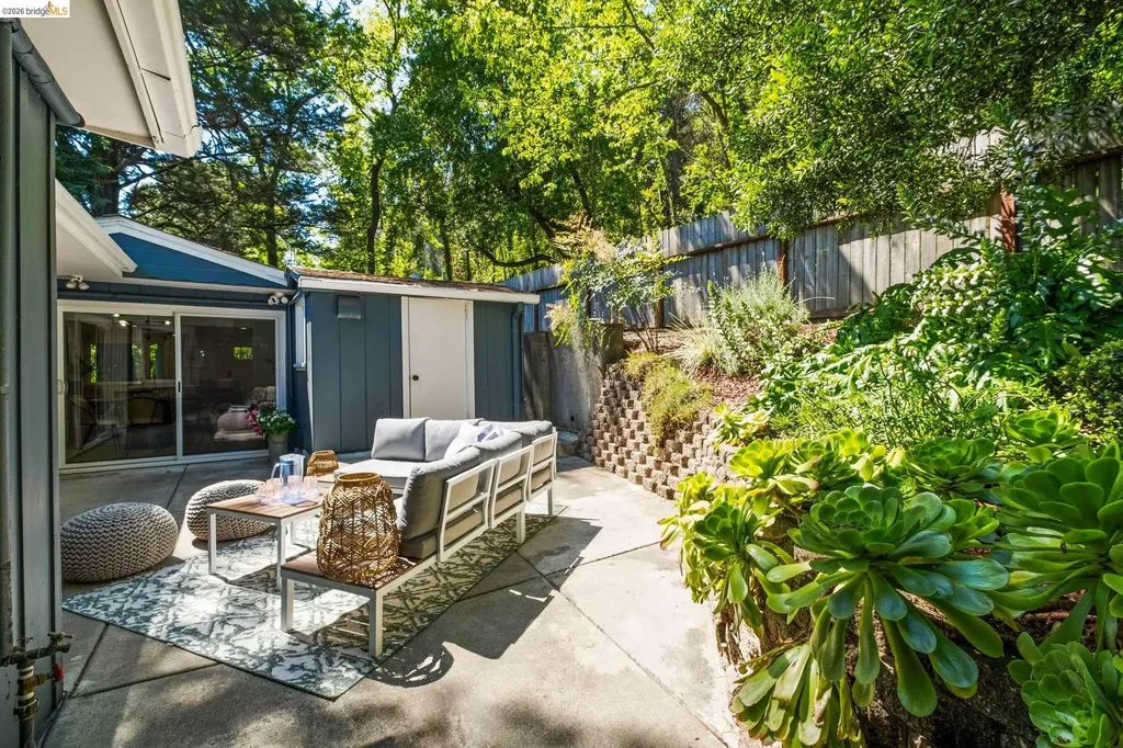 2647 Monterey Boulevard Oakland CA 94602