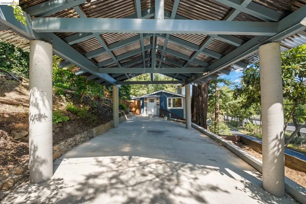 2647 Monterey Boulevard Oakland CA 94602