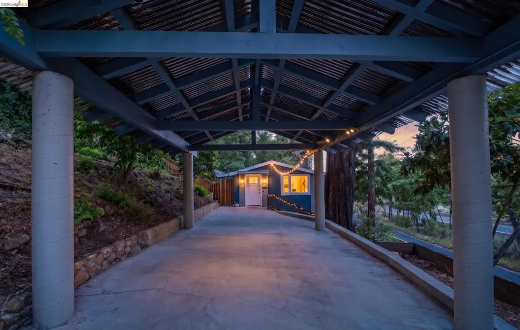 2647 Monterey Boulevard Oakland CA 94602
