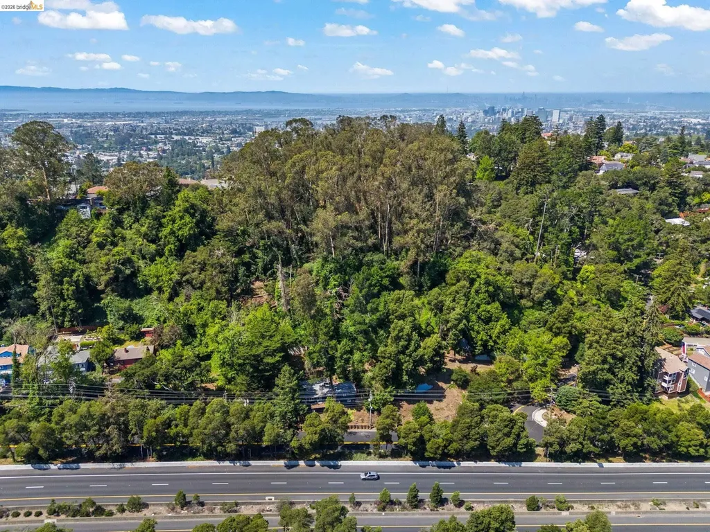 2647 Monterey Boulevard Oakland CA 94602