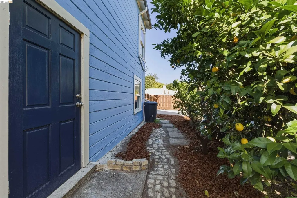 3264 Madera Avenue Oakland CA 94619