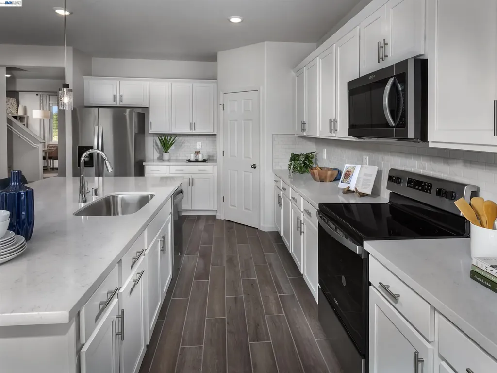 621 Channel Circle Oakley CA 94561
