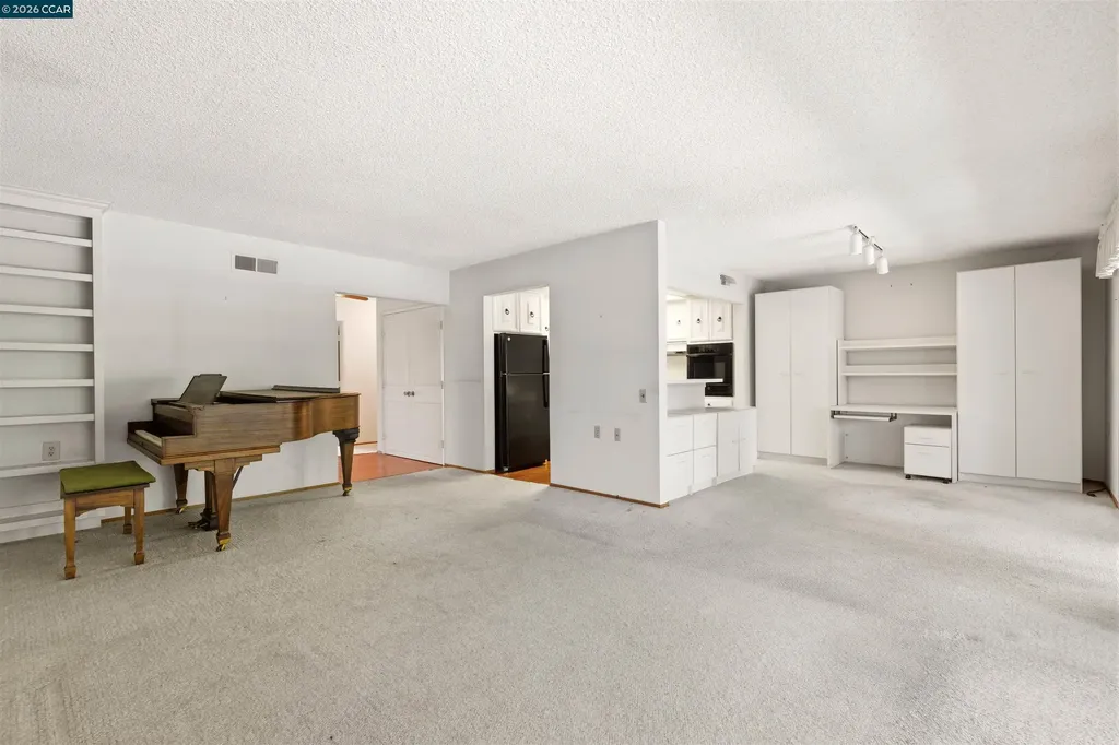 1400 Ptarmigan Drive Walnut Creek CA 94595