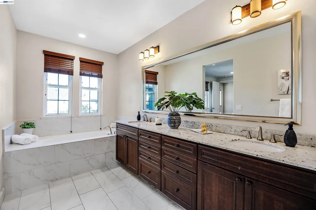 34267 Stable Way Fremont CA 94555