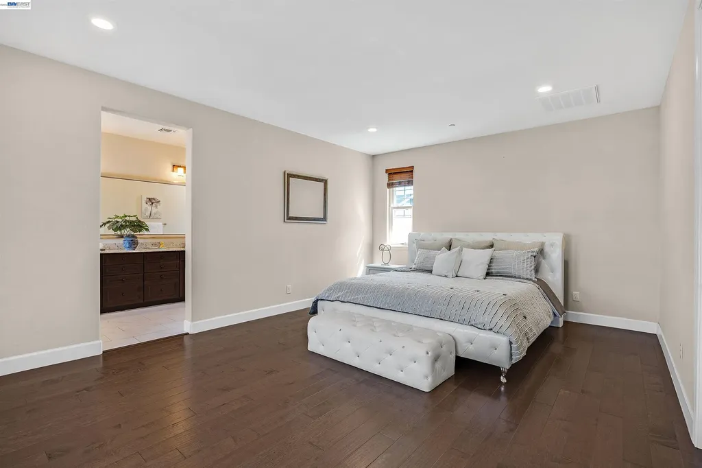 34267 Stable Way Fremont CA 94555