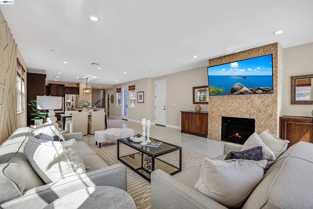 34267 Stable Way Fremont CA 94555