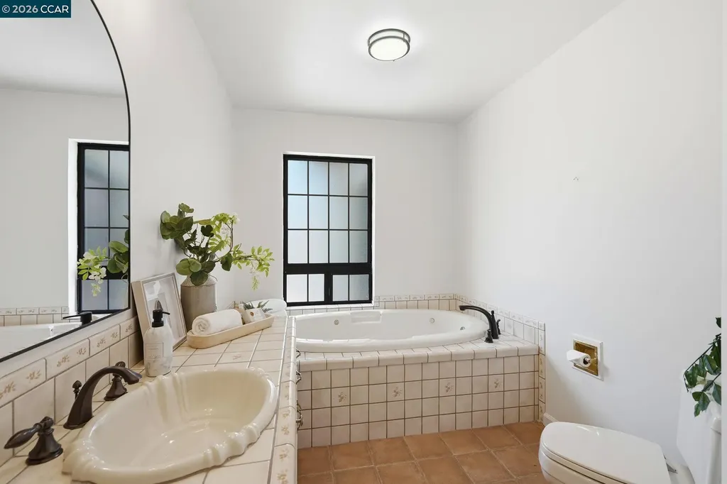 2571 Francis Drive Pinole CA 94564