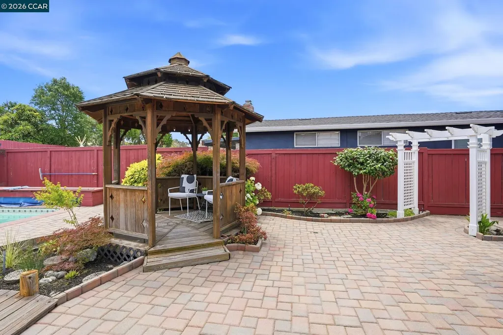 2571 Francis Drive Pinole CA 94564