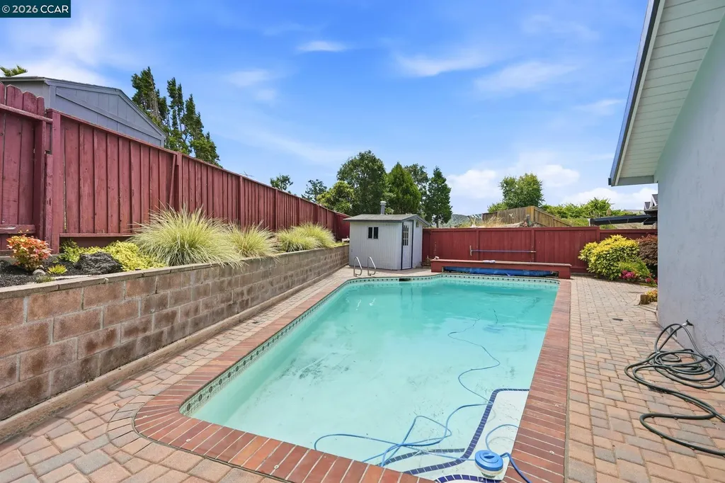 2571 Francis Drive Pinole CA 94564