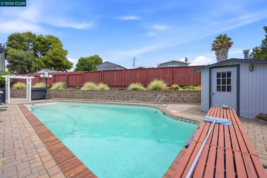 2571 Francis Drive Pinole CA 94564