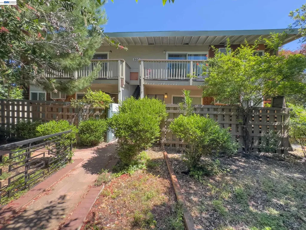 205 Muir Road Martinez CA 94553