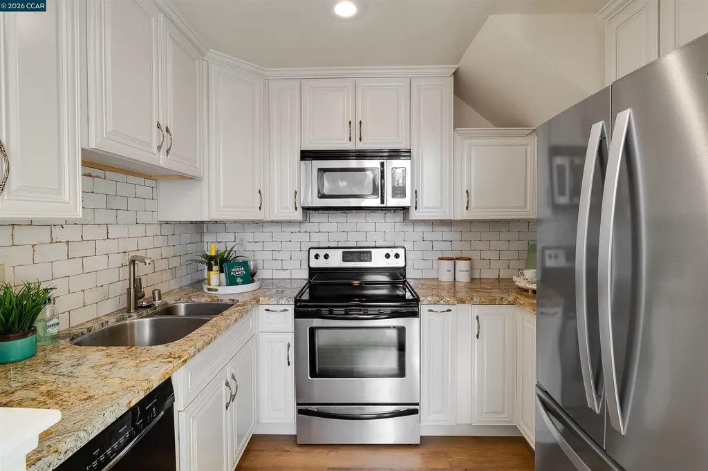 100 Glenwood Hercules CA 94547