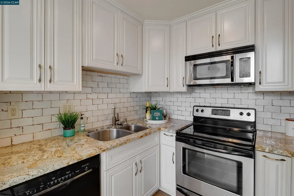 100 Glenwood Hercules CA 94547