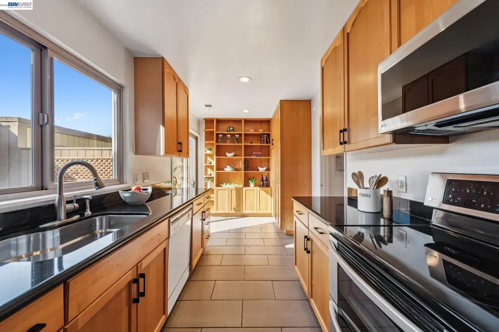 1118 Bismarck Lane Alameda CA 94502
