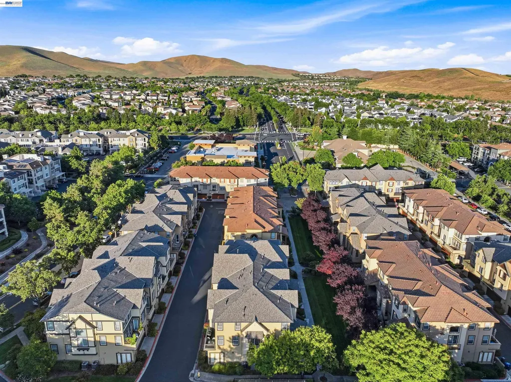 147 Landsdowne Loop San Ramon CA 94582