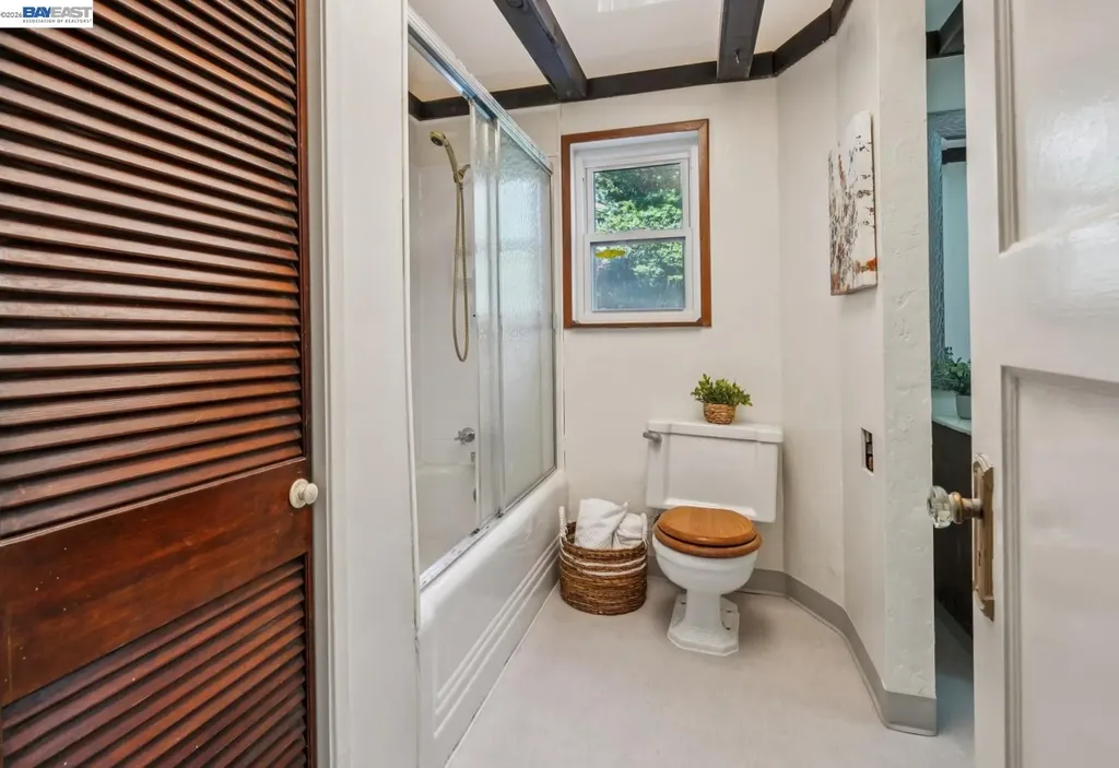 3231 Wisconsin Street Oakland CA 94602