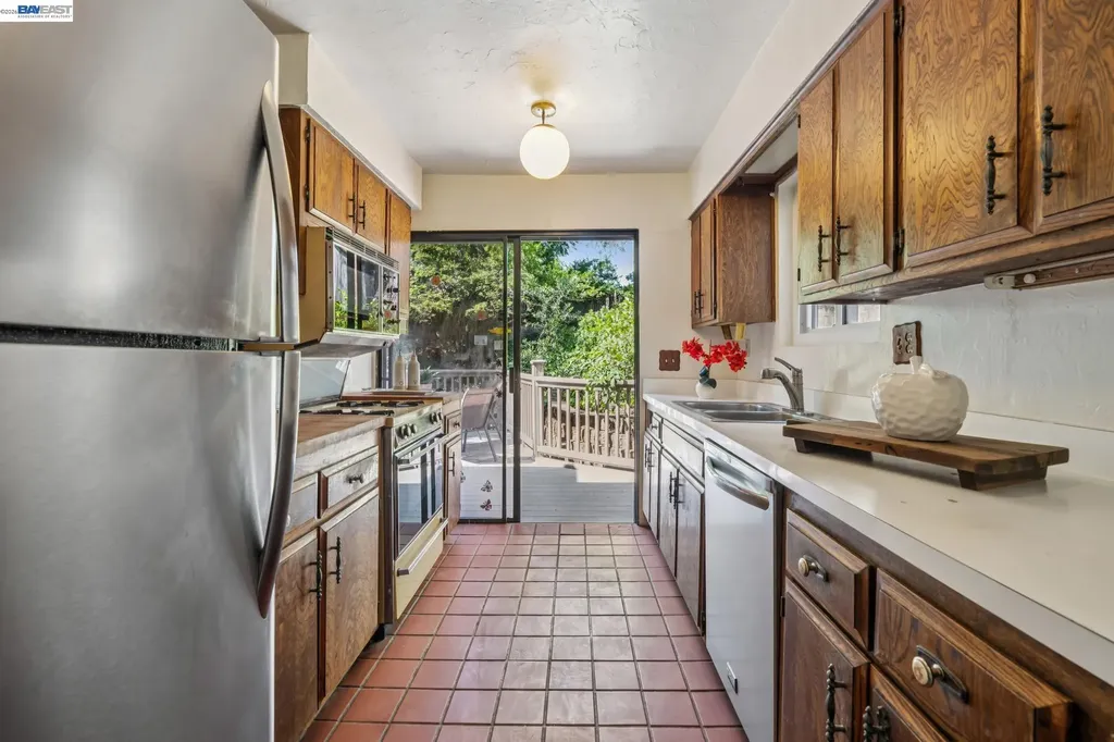 3231 Wisconsin Street Oakland CA 94602