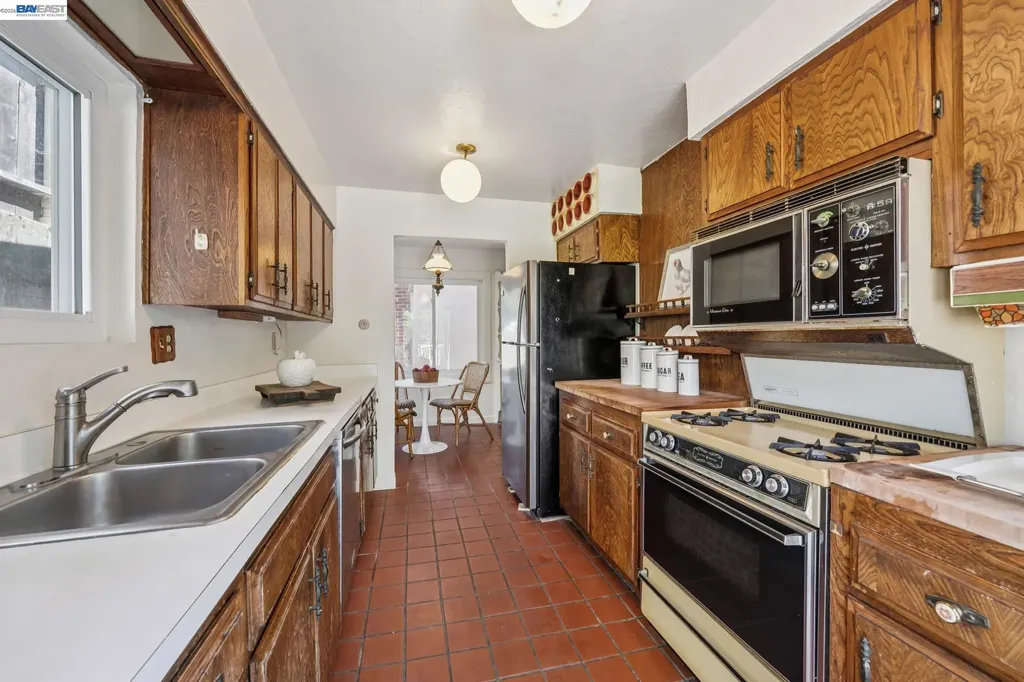 3231 Wisconsin Street Oakland CA 94602