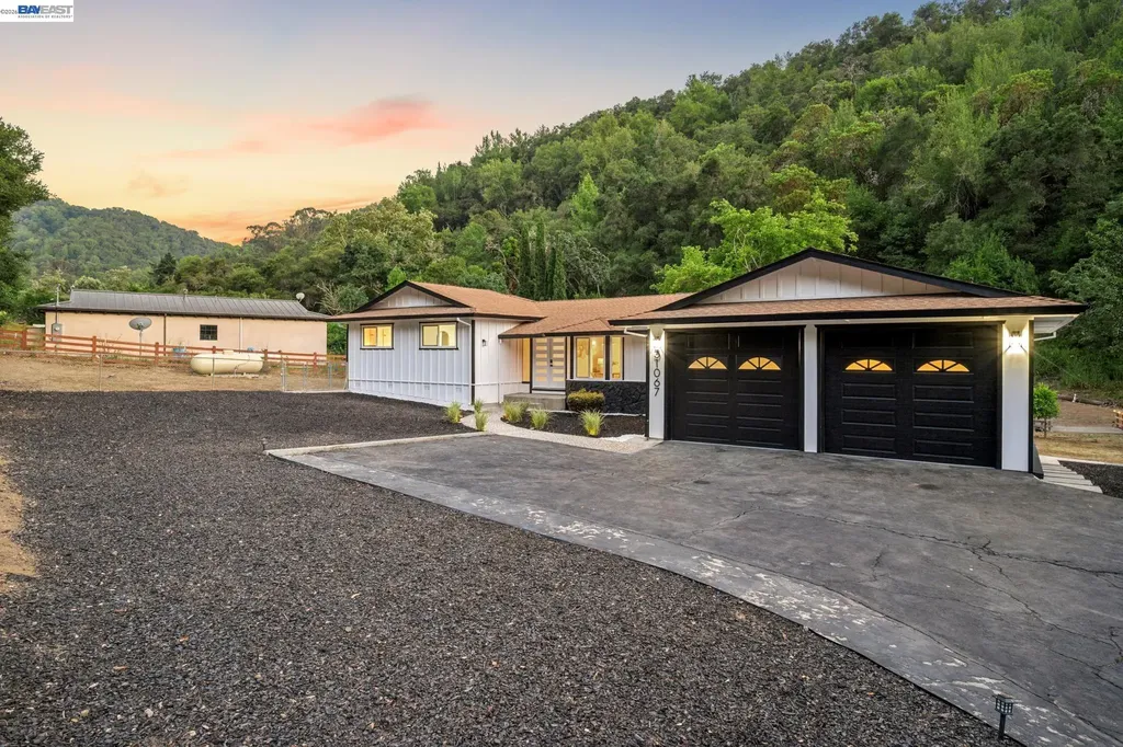 31067 Palomares Road Castro Valley CA 94552