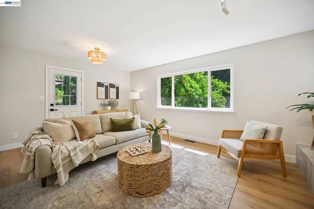 31067 Palomares Road Castro Valley CA 94552