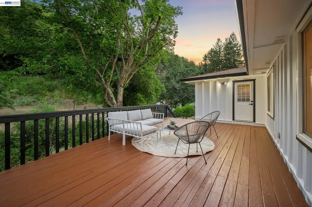 31067 Palomares Road Castro Valley CA 94552