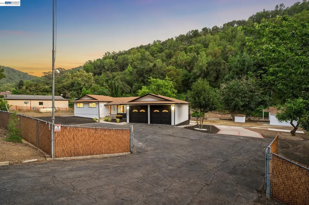 31067 Palomares Road Castro Valley CA 94552