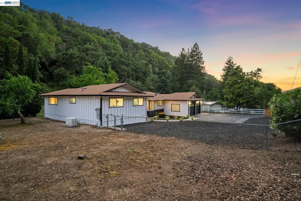 31067 Palomares Road Castro Valley CA 94552