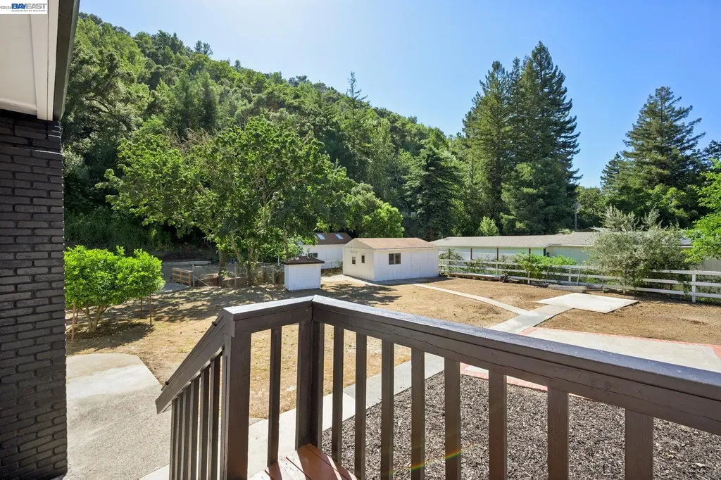 31067 Palomares Road Castro Valley CA 94552