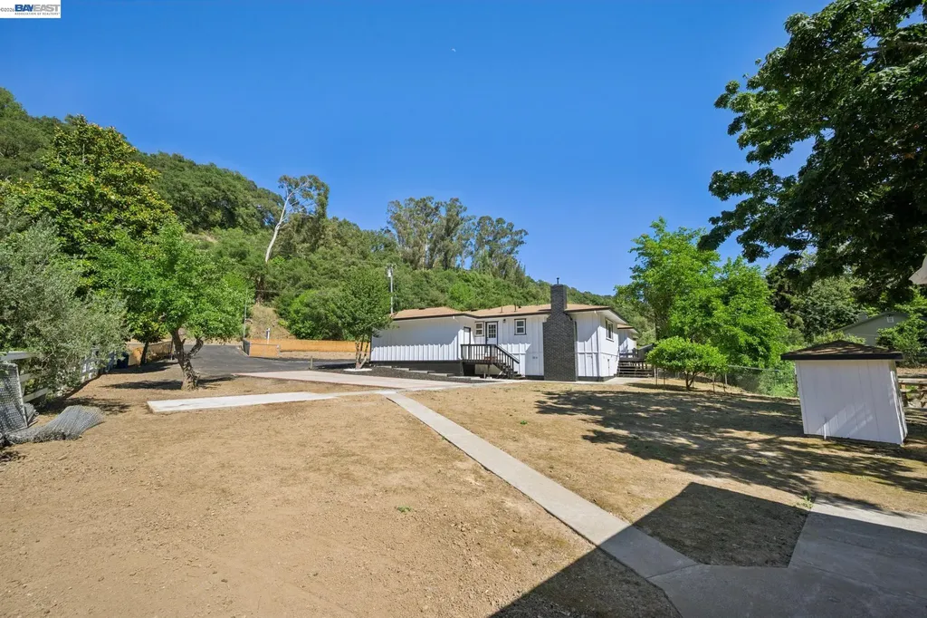 31067 Palomares Road Castro Valley CA 94552