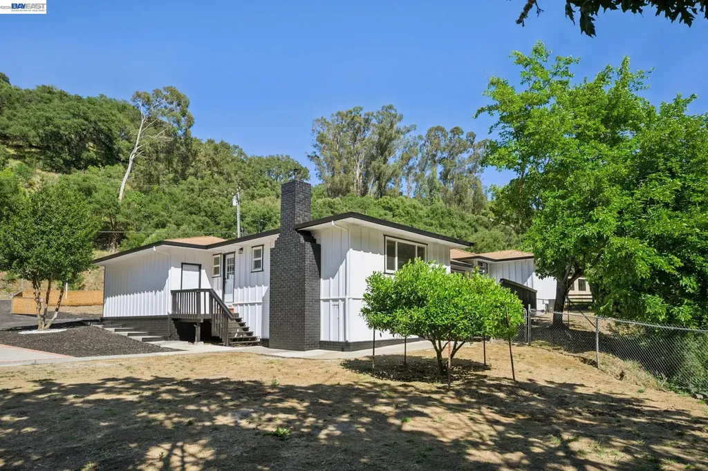 31067 Palomares Road Castro Valley CA 94552