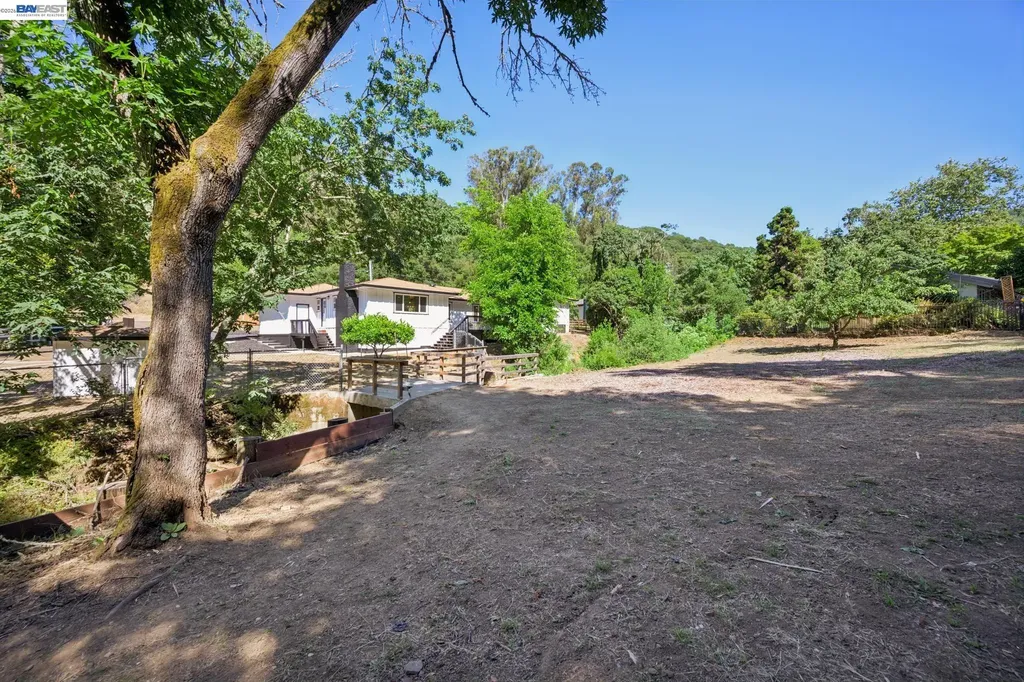 31067 Palomares Road Castro Valley CA 94552
