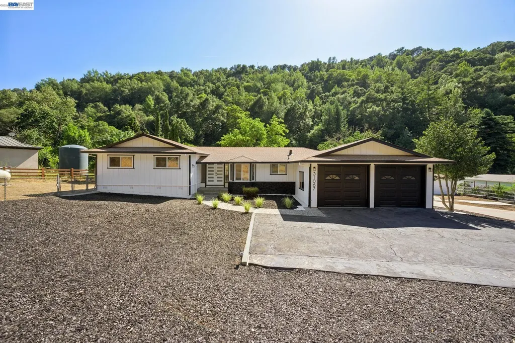31067 Palomares Road Castro Valley CA 94552