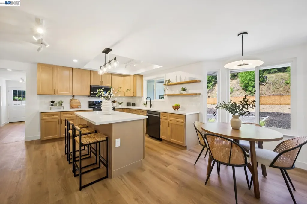 31067 Palomares Road Castro Valley CA 94552