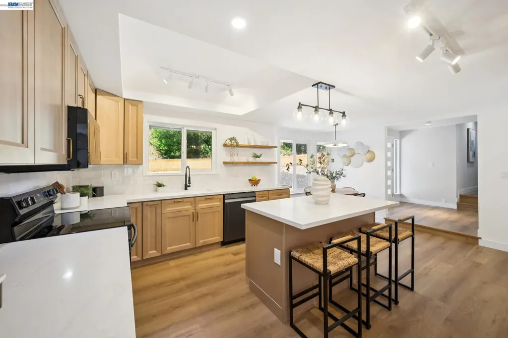 31067 Palomares Road Castro Valley CA 94552