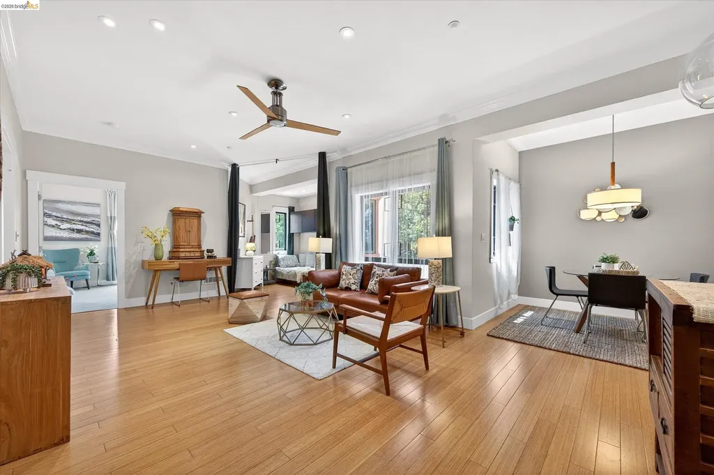 Oakland CA, 574 48TH Street, Unit 403