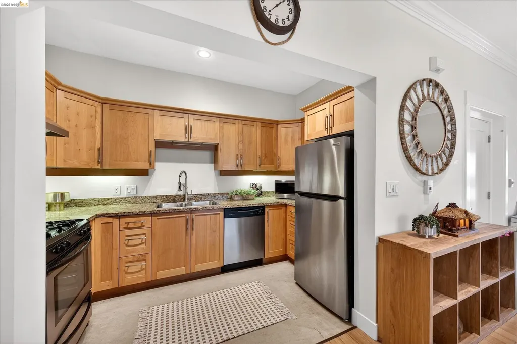 574 48th Street Oakland CA 94609
