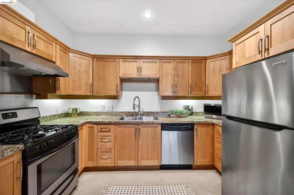 574 48th Street Oakland CA 94609