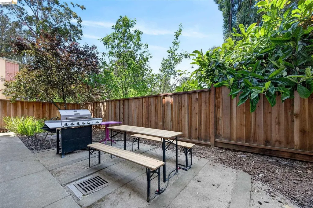 574 48th Street Oakland CA 94609