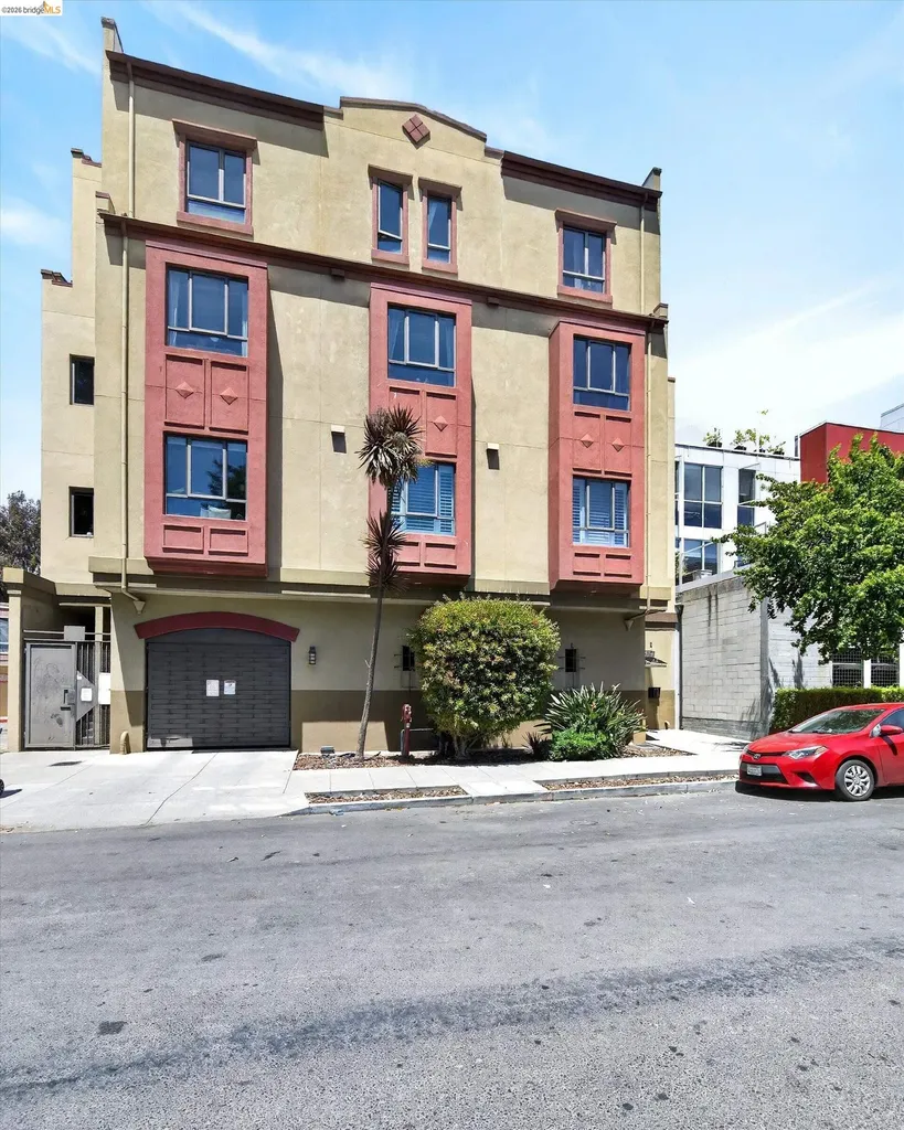 574 48th Street Oakland CA 94609