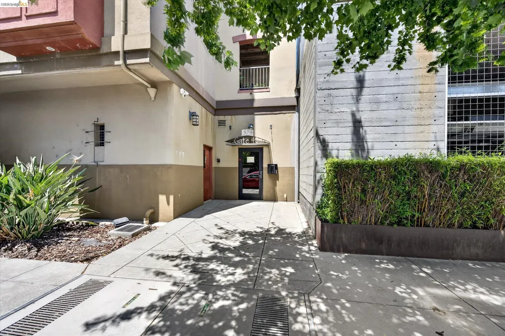 574 48th Street Oakland CA 94609