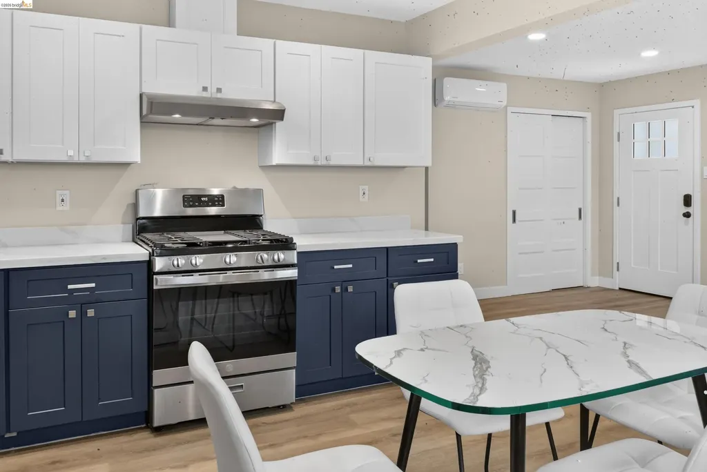 859 52nd Street Oakland CA 94608