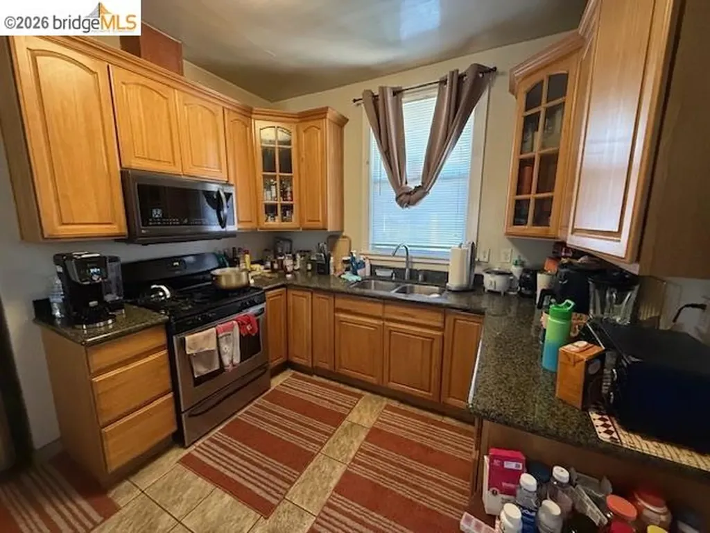859 52nd Street Oakland CA 94608