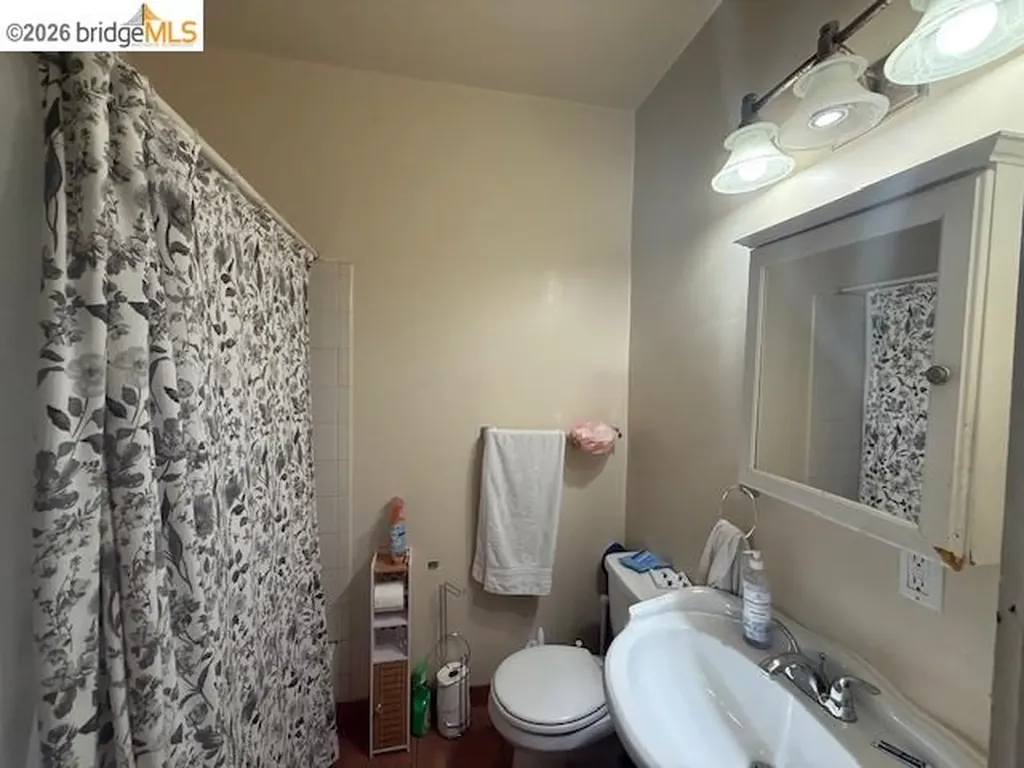 859 52nd Street Oakland CA 94608