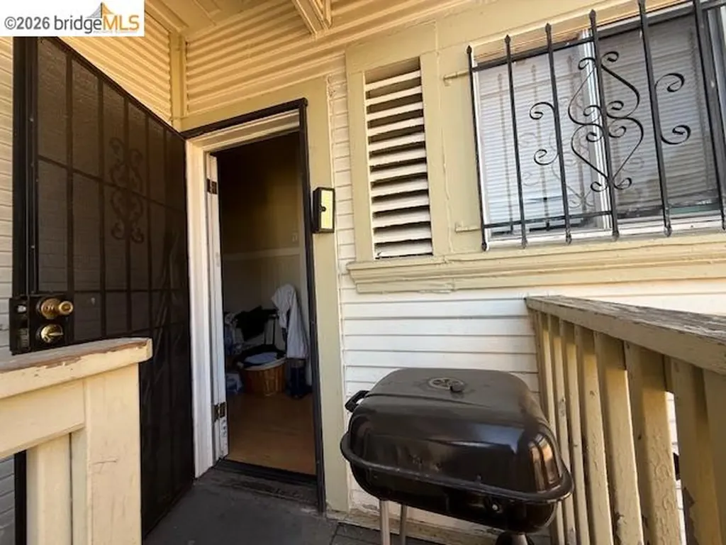 859 52nd Street Oakland CA 94608
