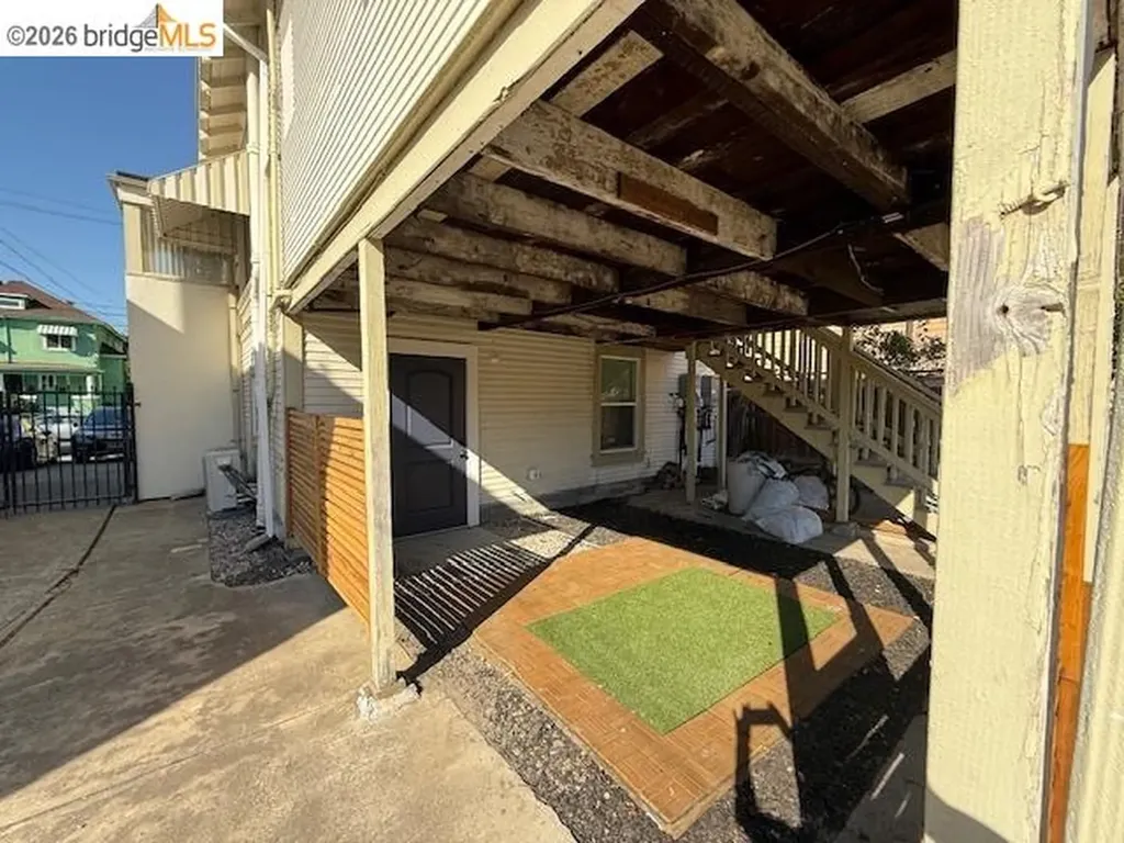 859 52nd Street Oakland CA 94608