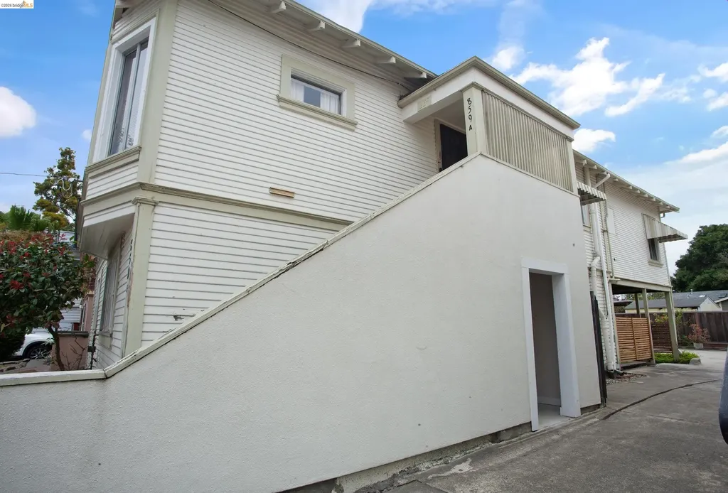 859 52nd Street Oakland CA 94608