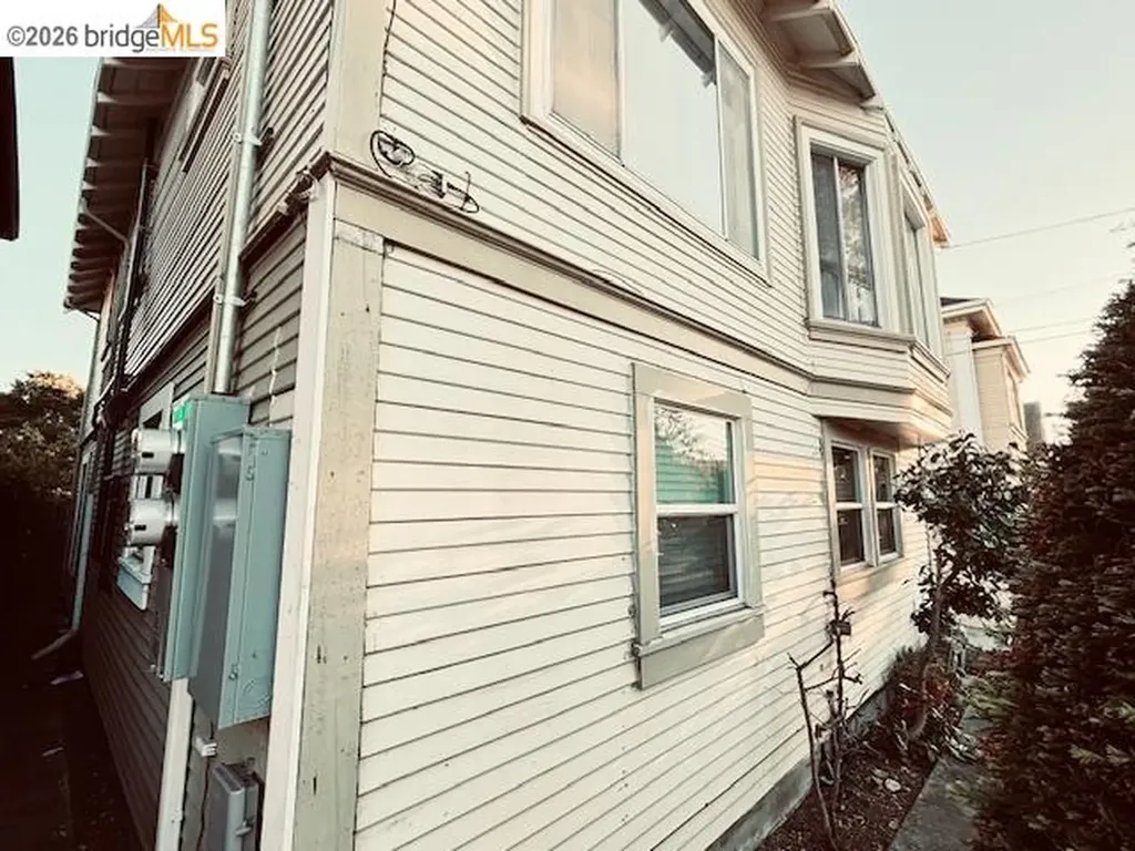 859 52nd Street Oakland CA 94608