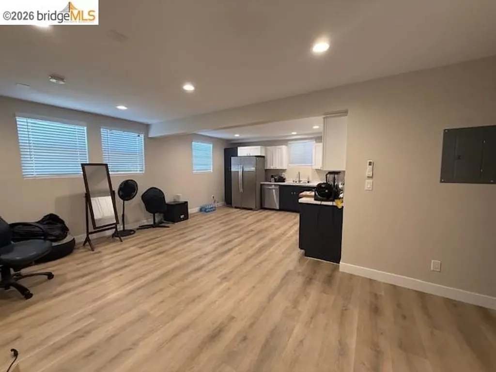 859 52nd Street Oakland CA 94608