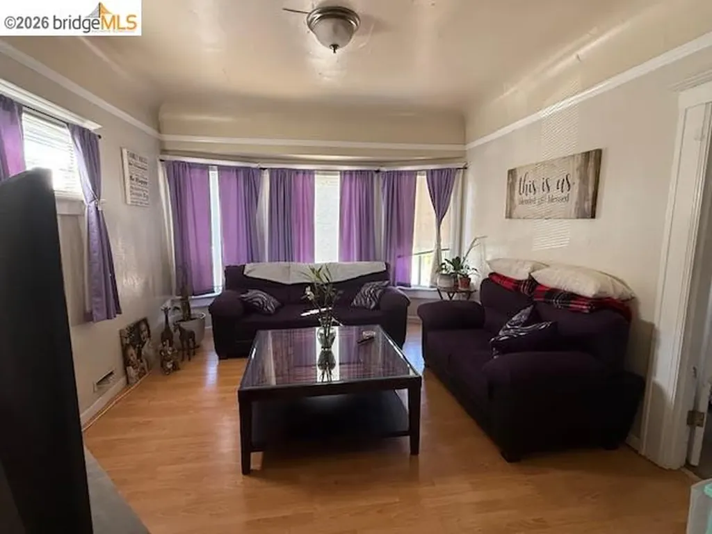 859 52nd Street Oakland CA 94608